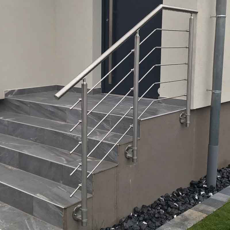 rambarde escalier exterieur inox a l anglaise a cinq barres pleines
